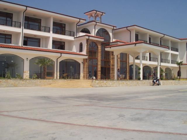 The entrance to the hotel on the Marina