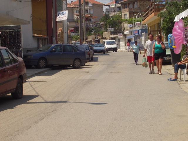 No yellow lines here so the locals just park any old where