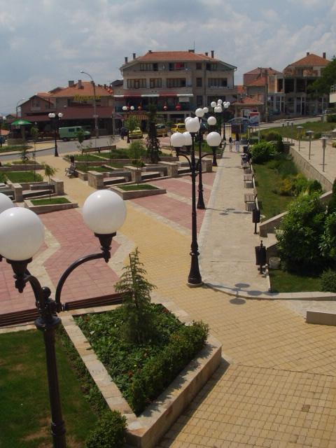Looking towards the bus stop and the Chinese restaurant